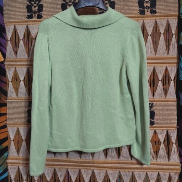 White Stag Green Cropped Cardigan - Picture 2 of 5
